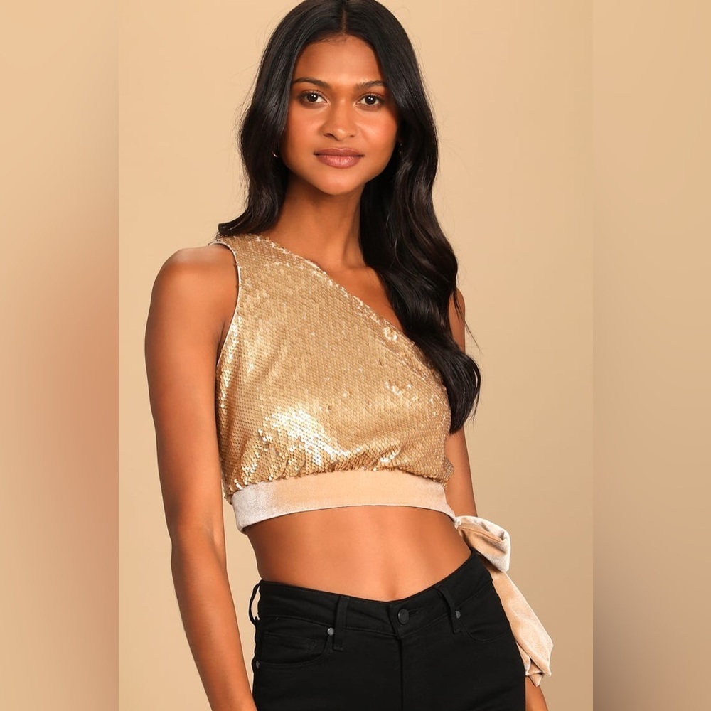 Lulus NWOT Spectacular Matte Gold Sequin One-Shoulder Side-Tie Crop Top Size M